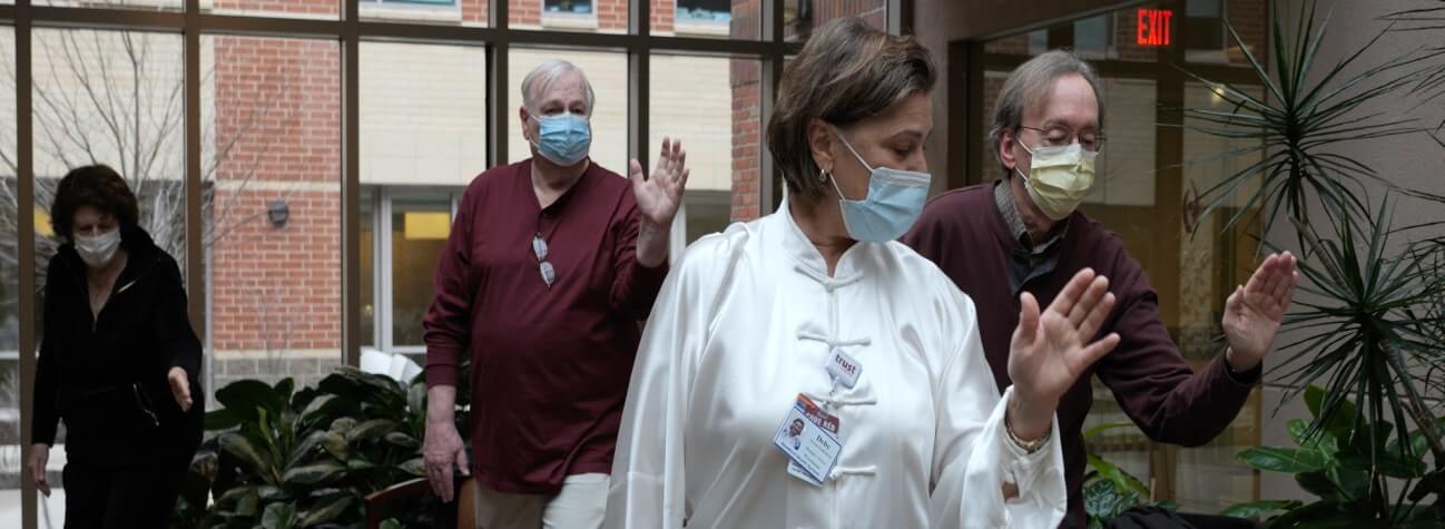 patients practicing tai chi