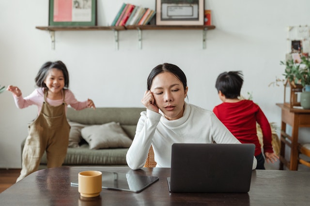 mother children stressed