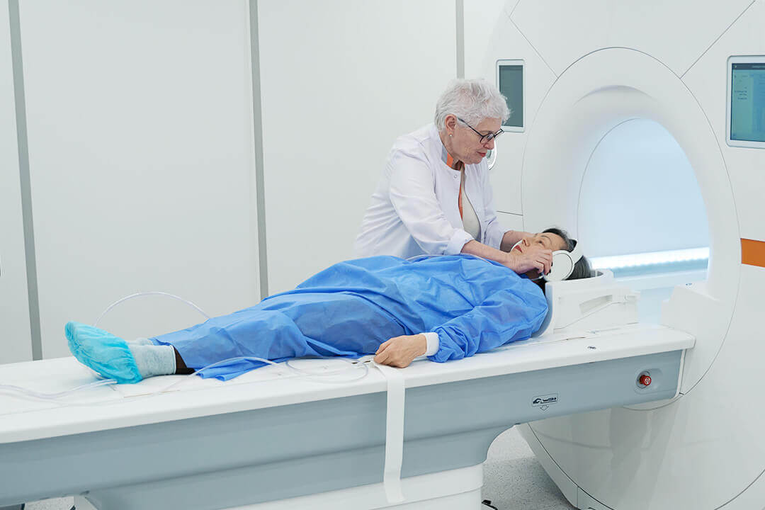 patient getting a scan