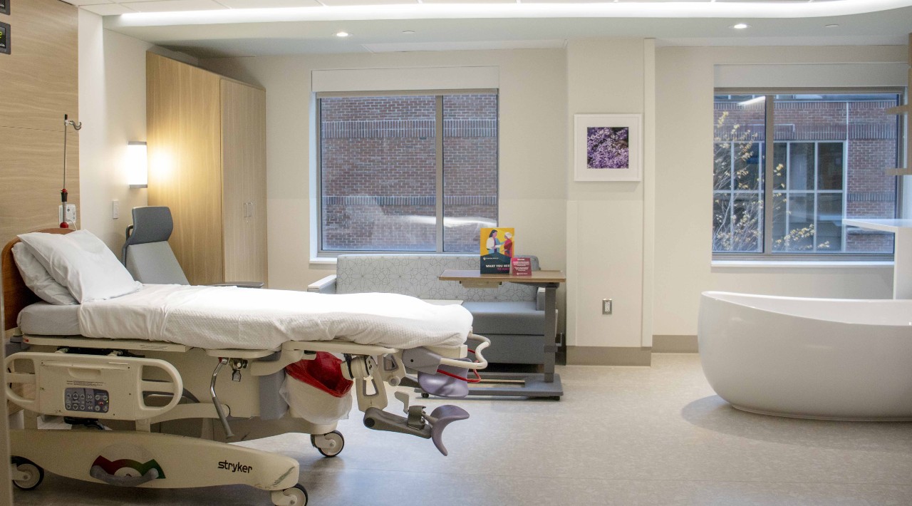 Maternity room tubs