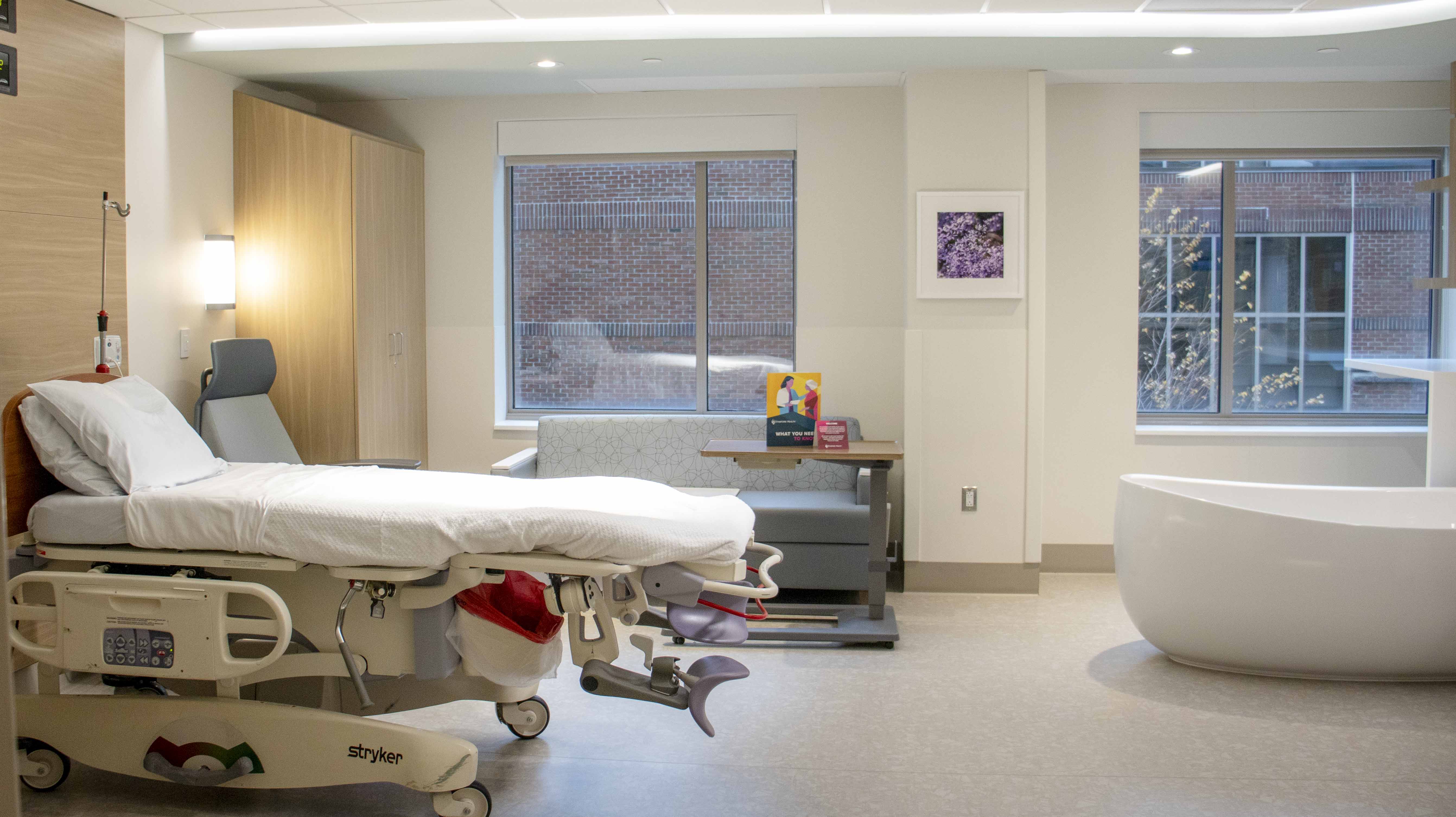 Maternity room tubs